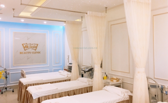 RÈM SPA TẠI HOLY INTERNATIONAL CLINIC CỦA CA SĨ ĐÀM VĨNH HƯNG